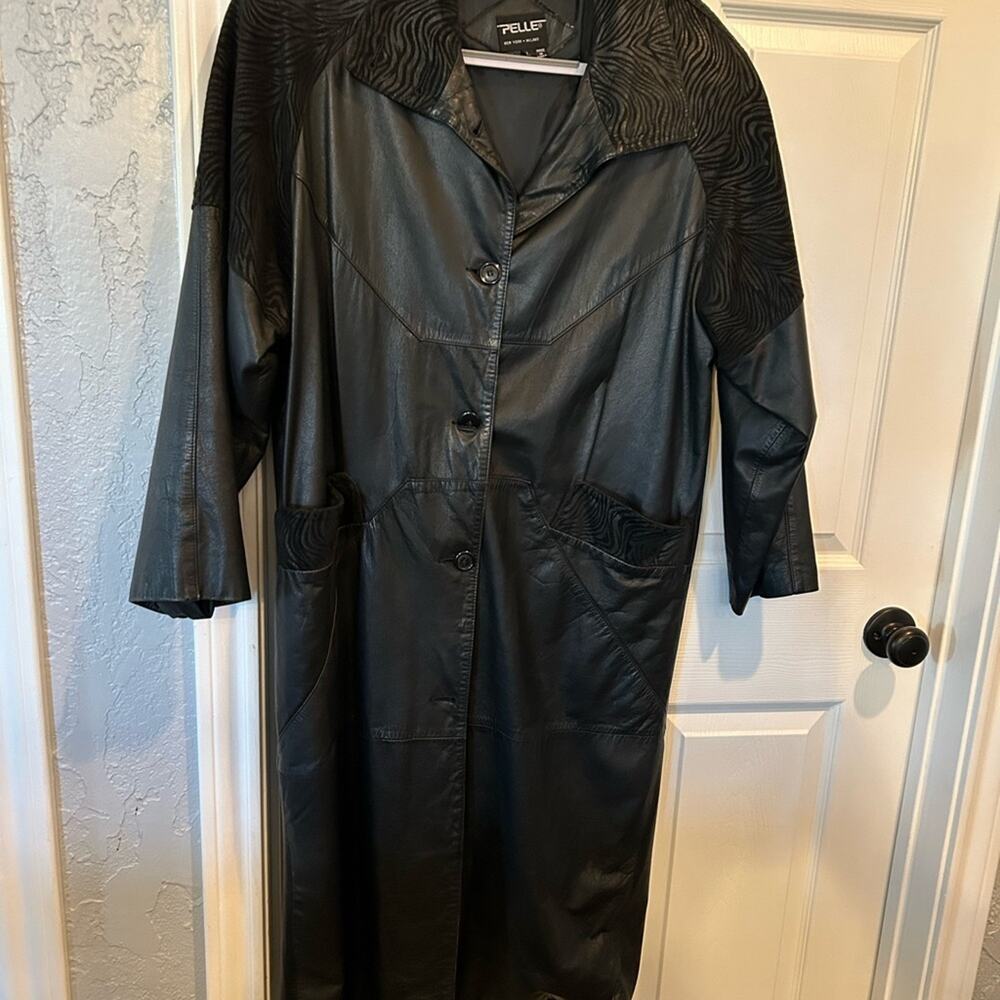 Vintage Black Pelle Leather Trench Coat - 80s/90s Duster with Accents - Size L